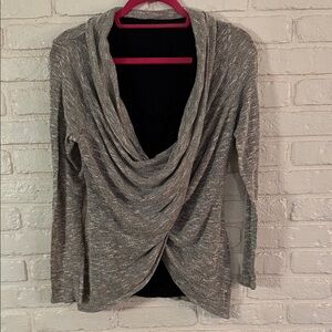 A Pea in the Pod Black and grey Nursing Top
